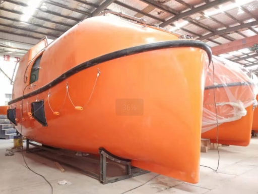 frp-enclosed-free-fall-lifeboat4.jpg